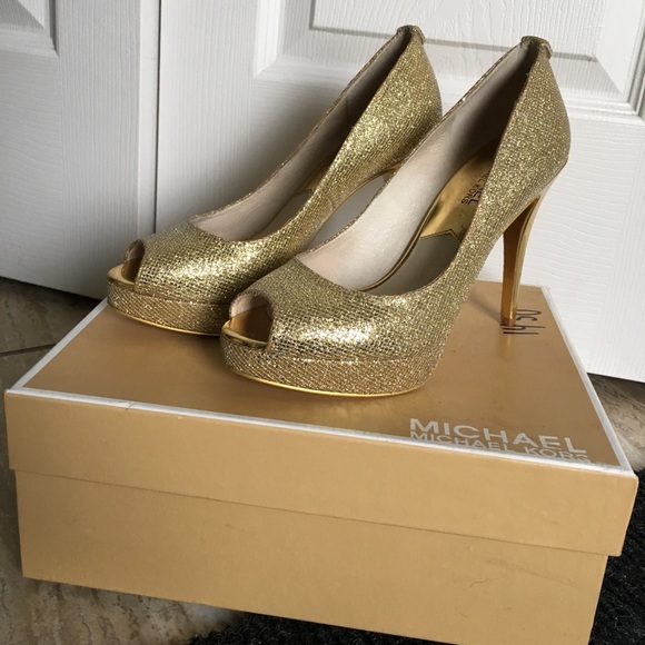 Micheal Kors Heels - Picture 3 of 4